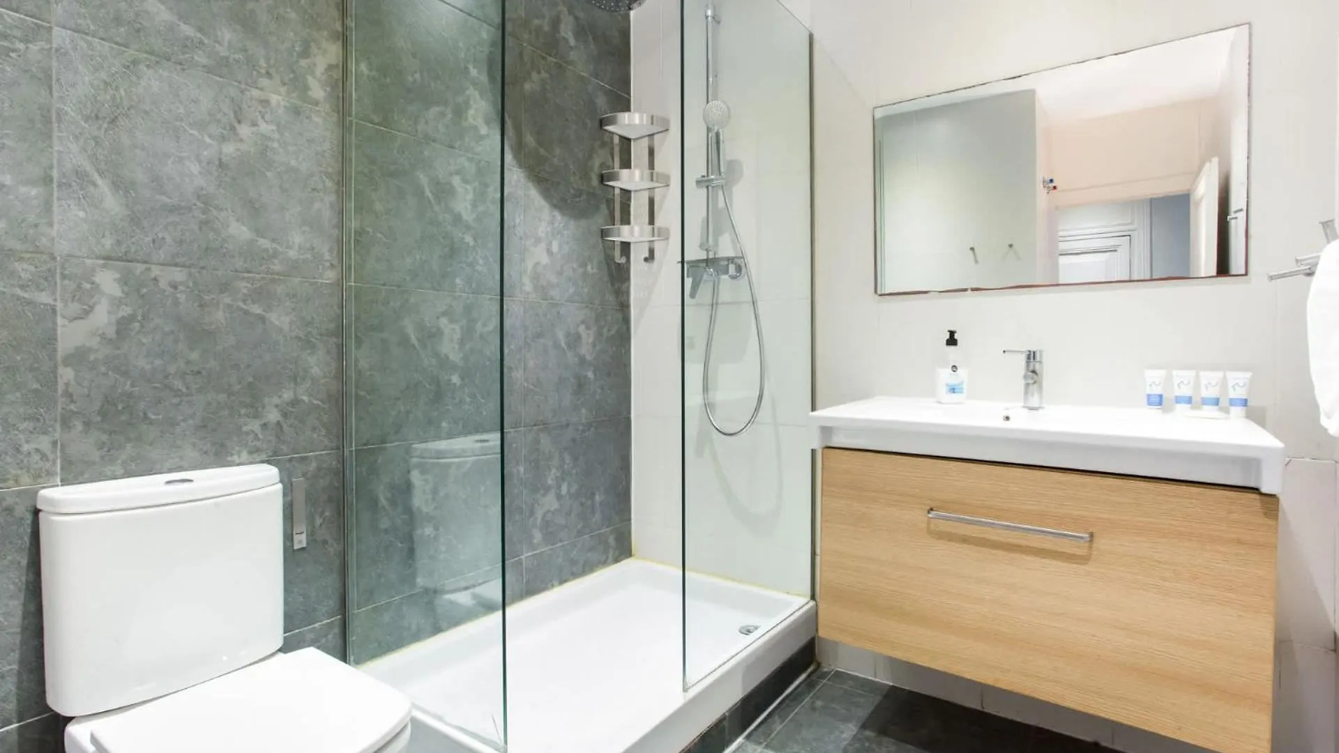 Apartment 4Bedroom Apart With Balcony In Las Ramblas 1 1 Barcelona Spain