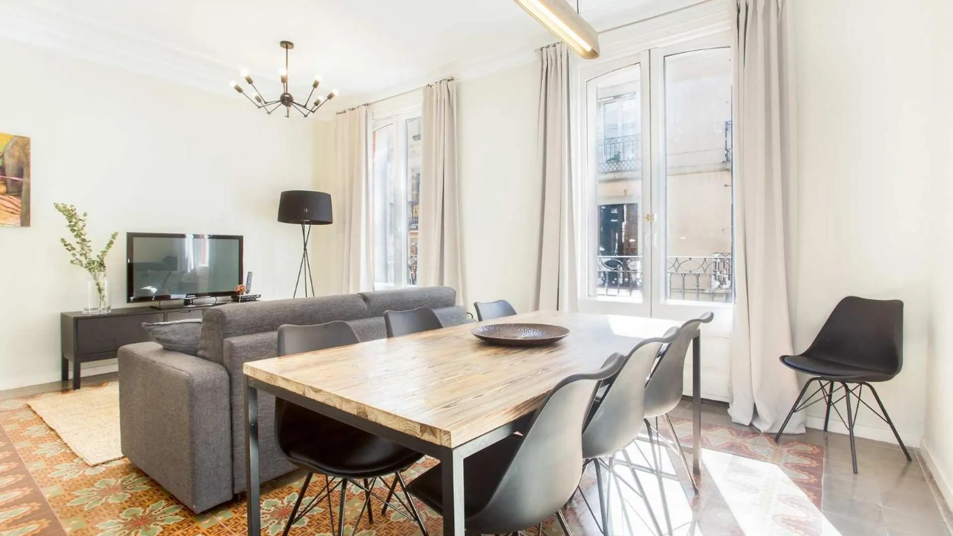 4Bedroom Apart With Balcony In Las Ramblas 1 1 Barcelona