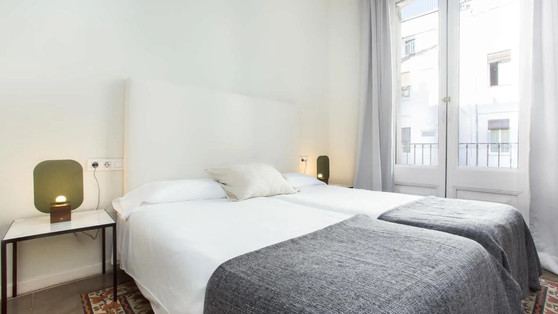 4Bedroom Apart With Balcony In Las Ramblas 1 1 Barcelona Spain