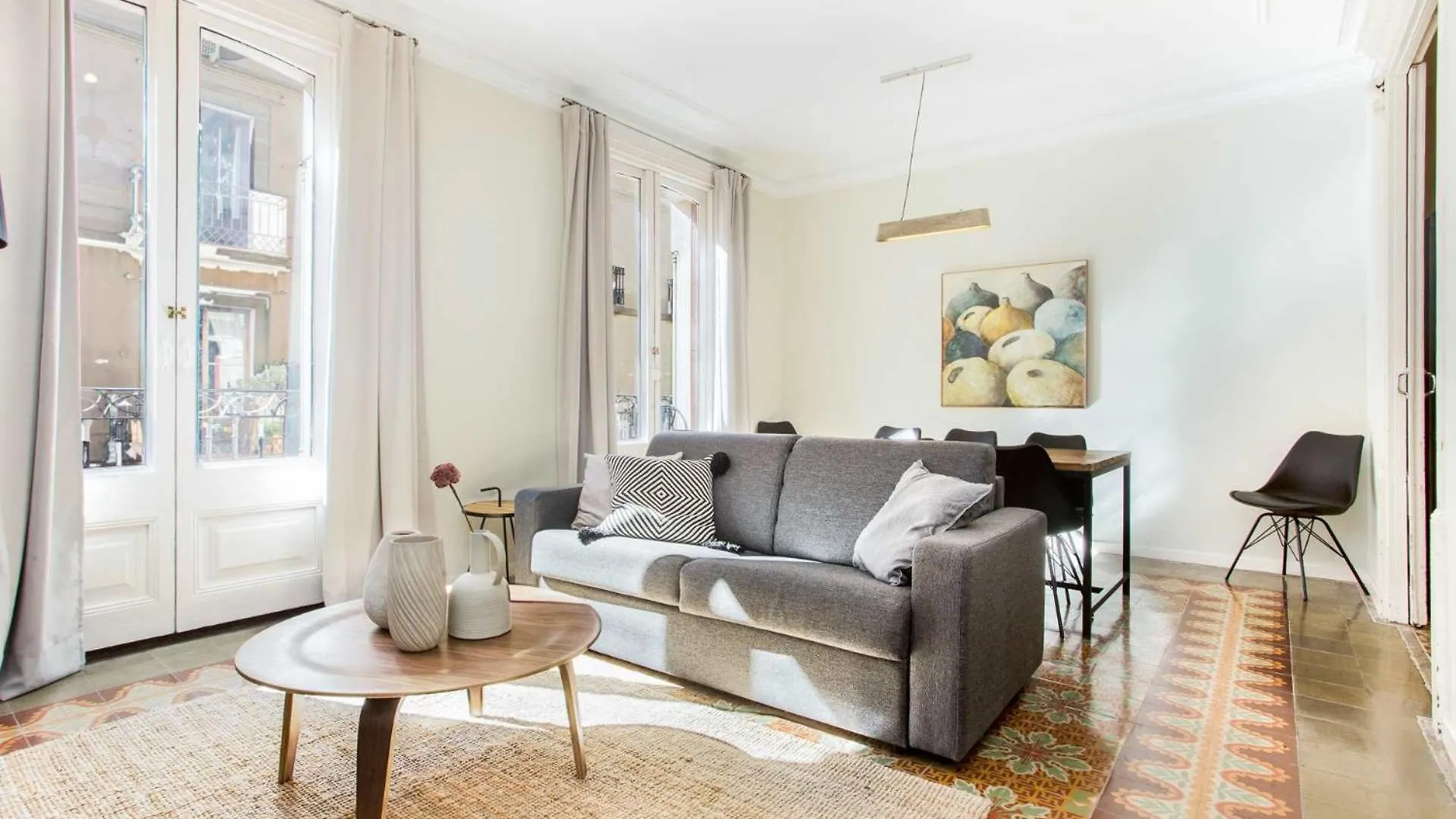 4Bedroom Apart With Balcony In Las Ramblas 1 1 Barcelona